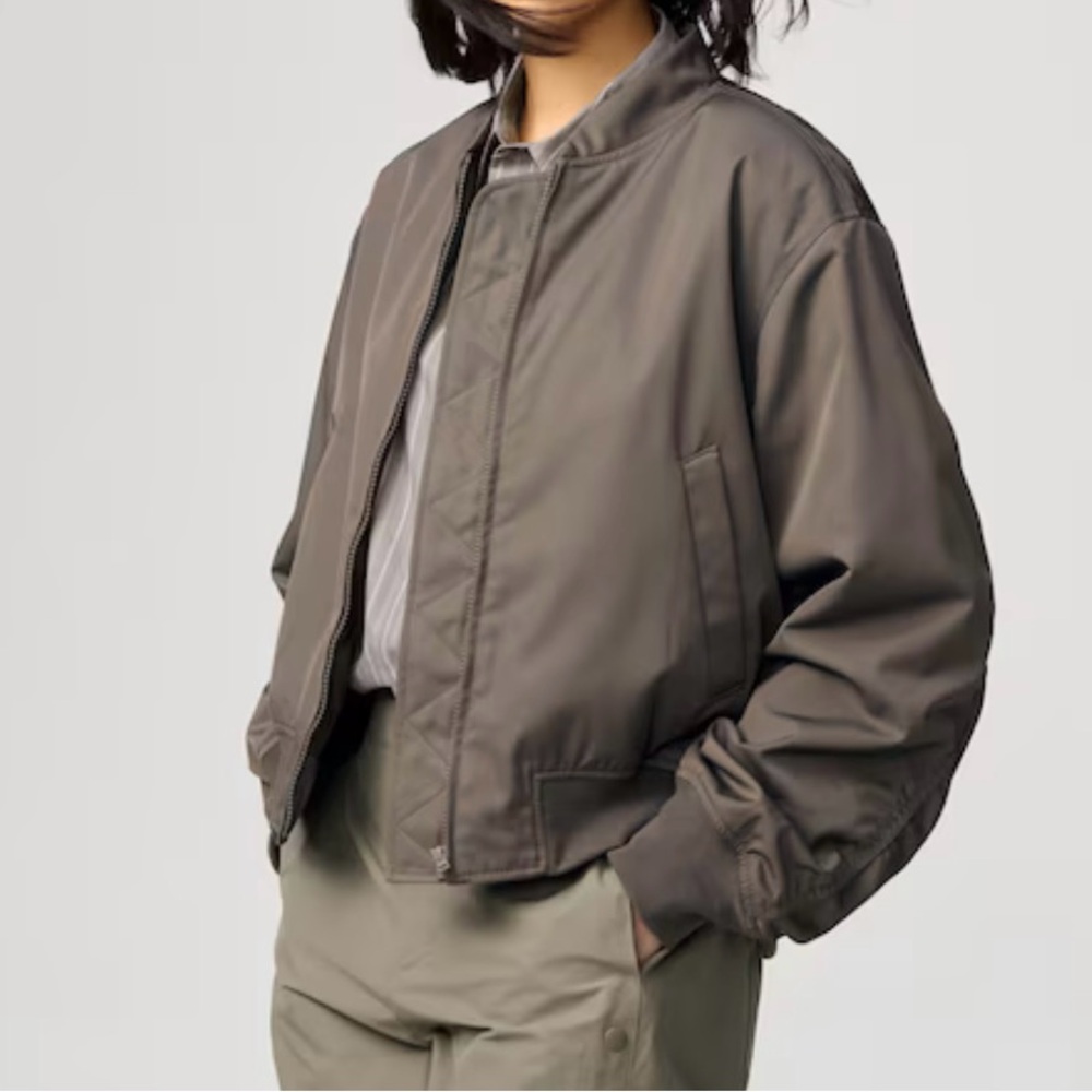 UNIQLO WOMENS OLIVE BOMBER JACKET BRAND NEW WITH TAGS